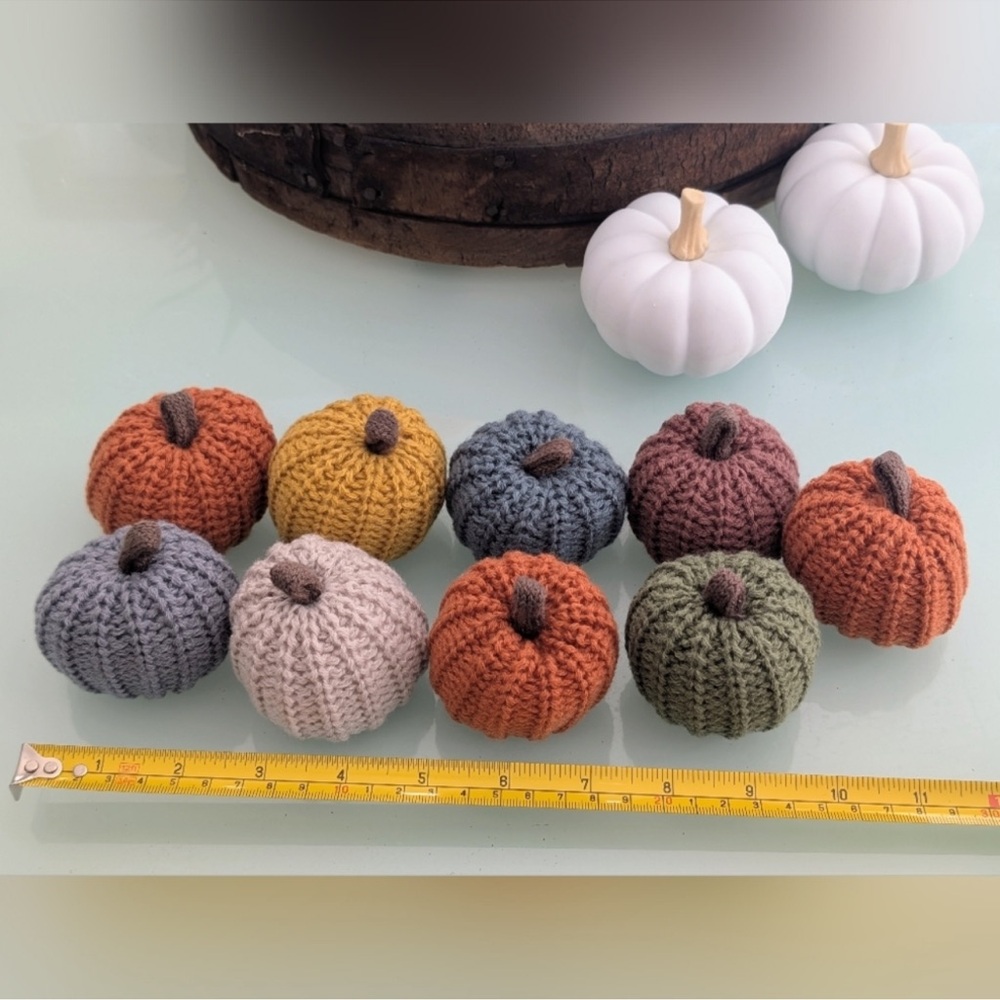 Handcrafted Knit Mini Pumpkin Set - Also 3 ceramic pumpkins - Picture 2 of 3